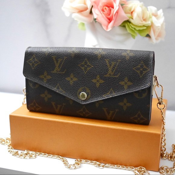 đź’–Authentic LV Mono Envelop Wallet came with box and dust bag - Picture 2 of 12